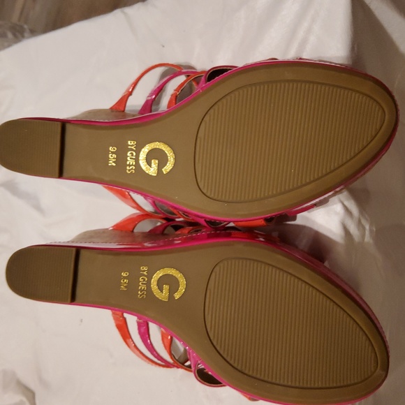 Hot pink wedge sandals - Picture 4 of 8